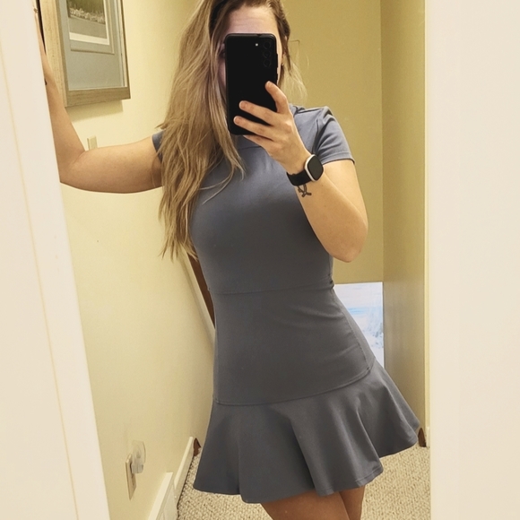 NWT Aritzia Sunday Best Stross Dress - Picture 1 of 3